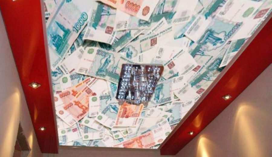 Цены на натяжные потолки. Фотография натяжного потолка с фотопечатью. Рисунок «Российские рубли»