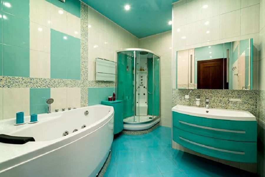 Натяжной потолок салатового цвета в ванной комнате