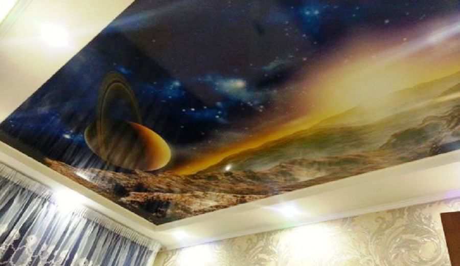 Двухуровневый натяжной потолок с фотопечатью. Рисунок «Планеты в космосе»